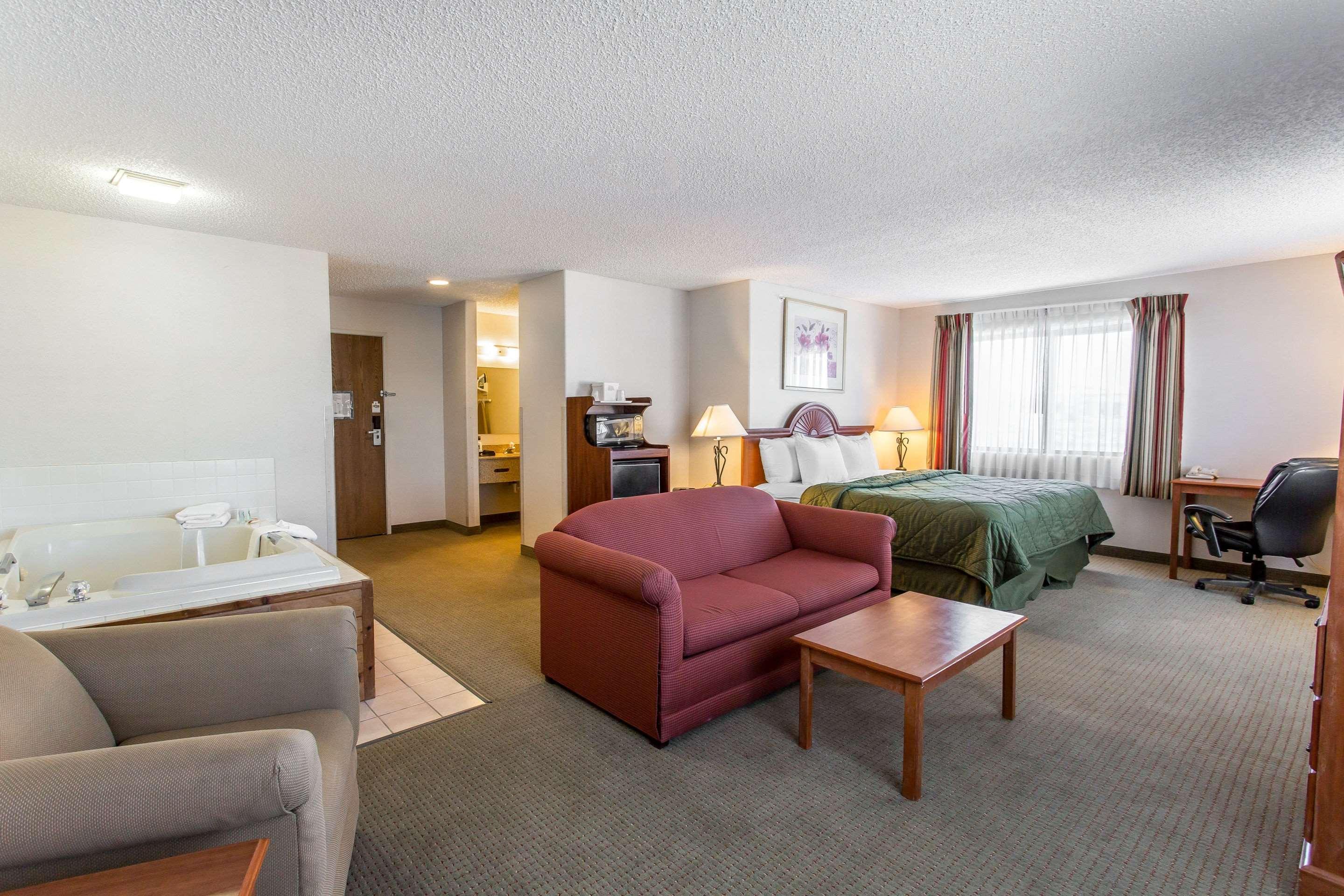 Quality Inn Delta Gateway To Rocky Mountains Exterior photo