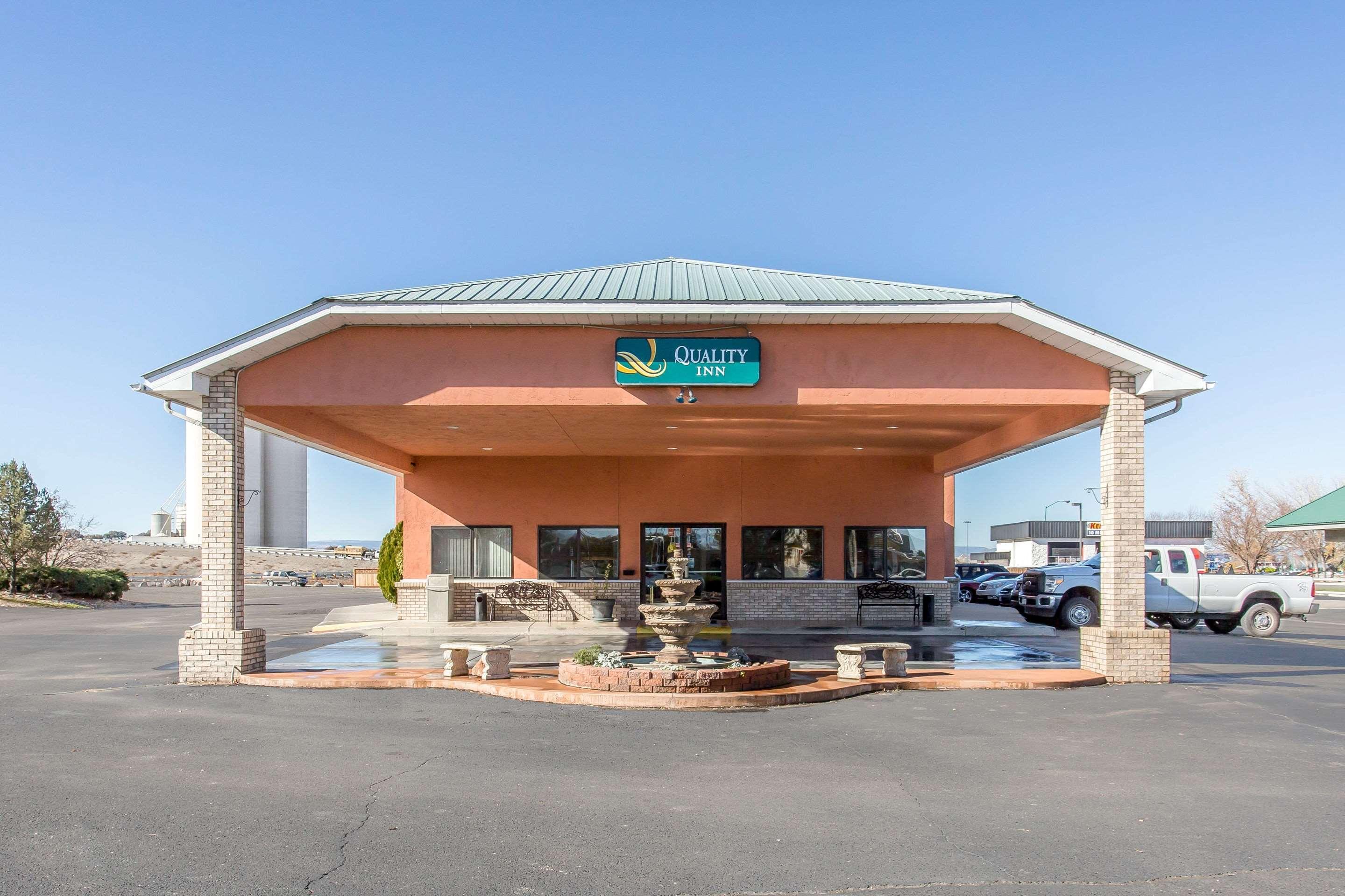 Quality Inn Delta Gateway To Rocky Mountains Exterior photo