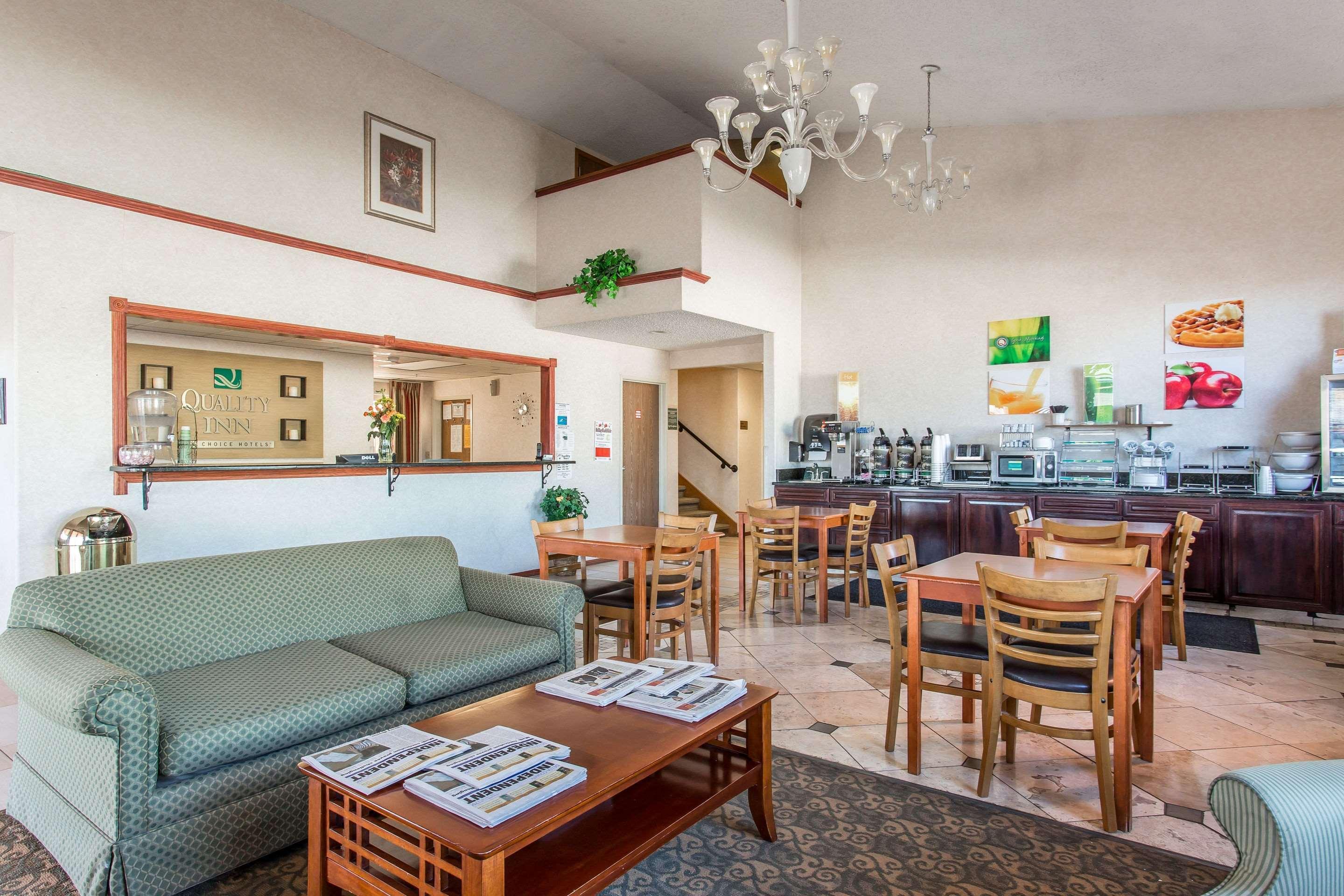 Quality Inn Delta Gateway To Rocky Mountains Exterior photo