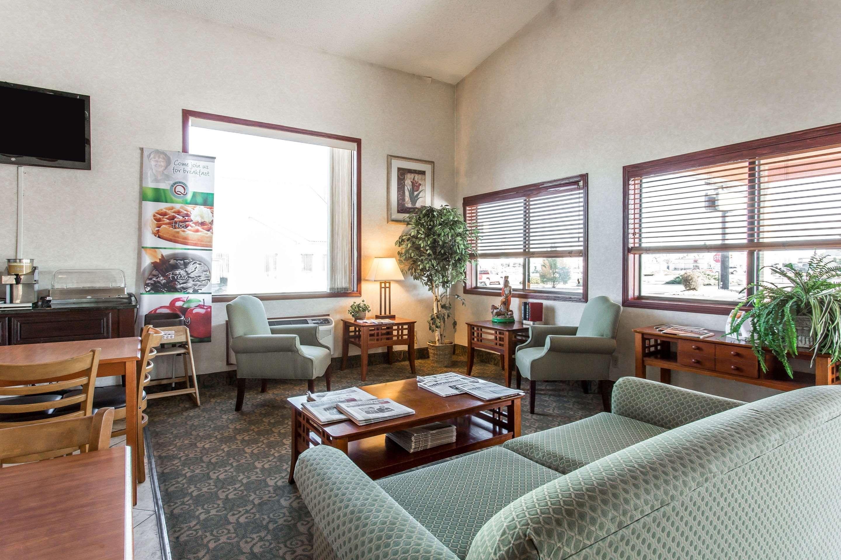 Quality Inn Delta Gateway To Rocky Mountains Exterior photo