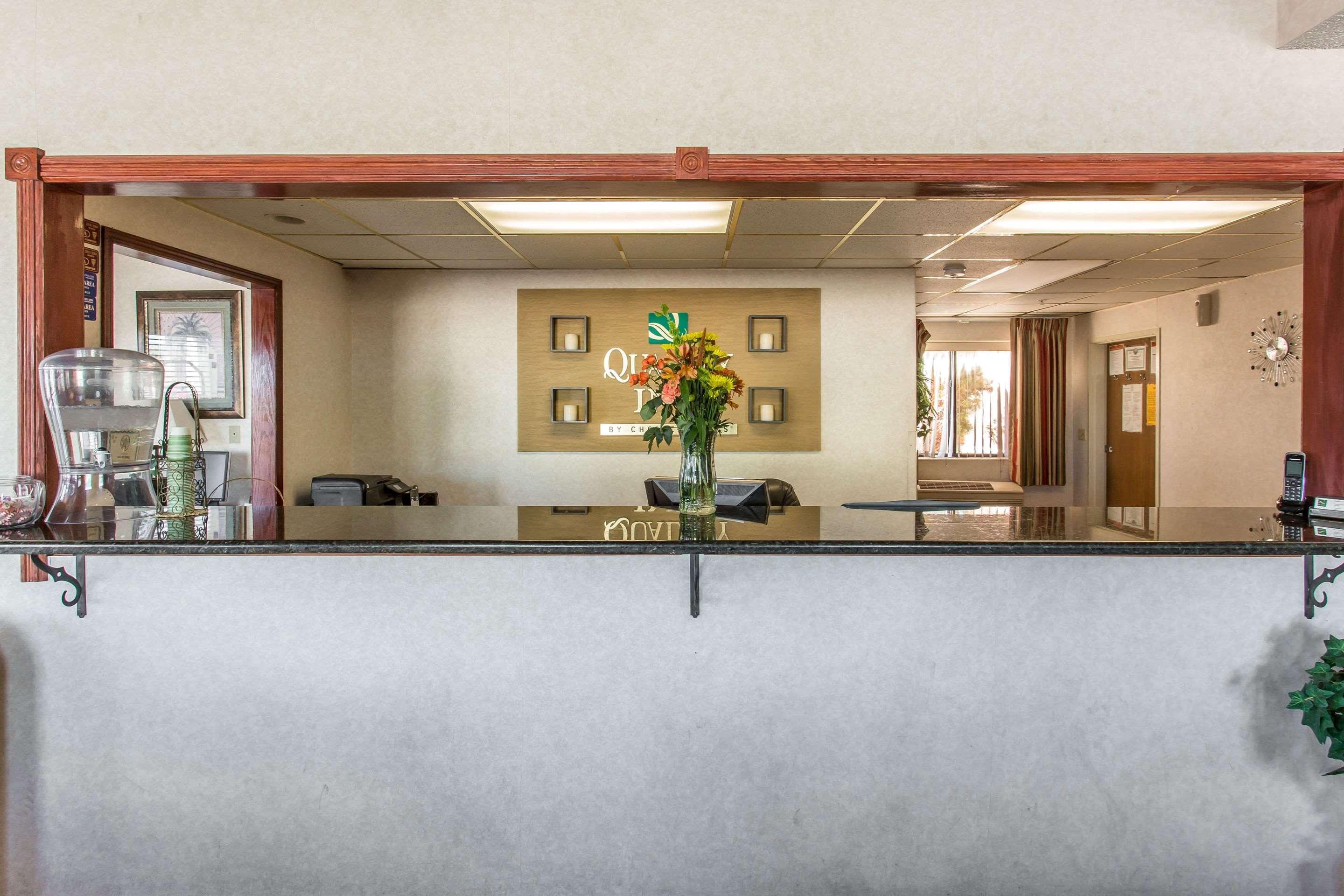 Quality Inn Delta Gateway To Rocky Mountains Exterior photo